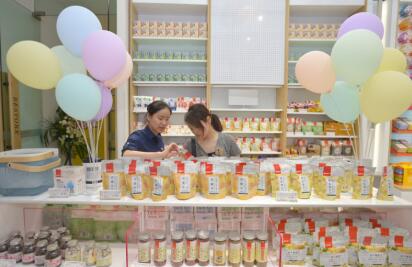 良品鋪子“三產融合”成績獲頂尖智庫認可 訂單模式助推產業(yè)融合 帶動200多萬農戶提升收入
