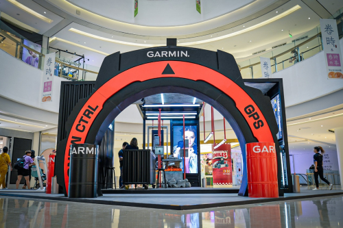 Garmin閃現(xiàn)北京合生匯，Instinct本能引領(lǐng)潮流