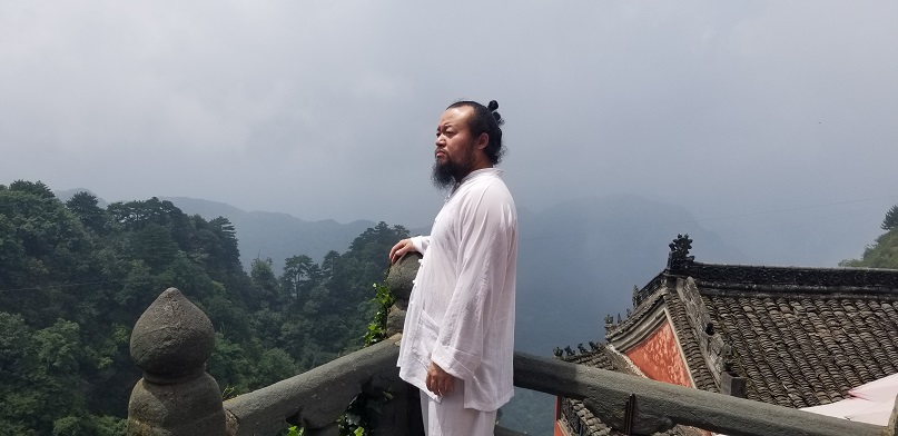 國(guó)際易學(xué)獎(jiǎng)獲得者無(wú)量子:我有民族自豪感