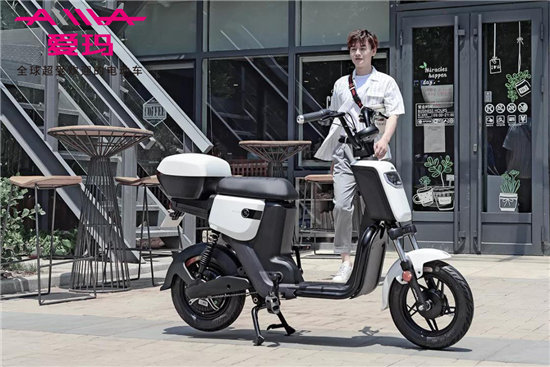 愛瑪電動車與小牛電動車，看完明白買哪個