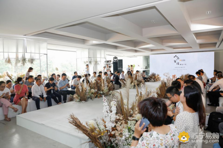 蘇寧推全民珠寶節(jié) 欲登時尚百貨第一“珠”峰
