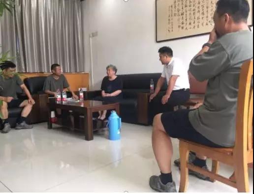 玉松汝瓷“八一”慰問(wèn)部隊(duì)官兵