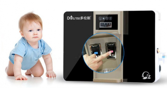 為什么一定要購(gòu)買凈水器？?jī)羲髂膫€(gè)牌子好？