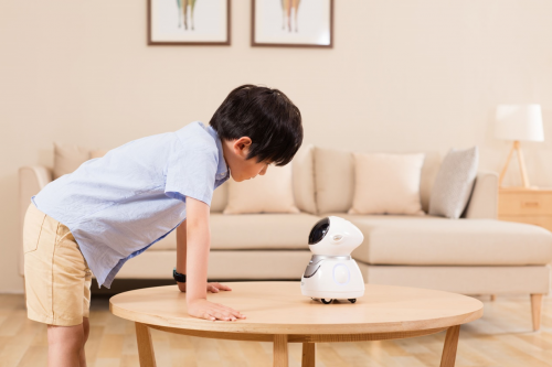 孩子喜愛的人工智能學(xué)習(xí)助手 阿爾法蛋是如何煉成的？