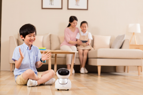 孩子喜愛的人工智能學(xué)習(xí)助手 阿爾法蛋是如何煉成的？