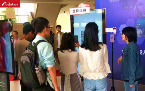 AI大規(guī)模落地應用正當時，誰才是真正的幕后贏家？