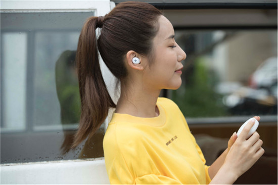 開學(xué)好物來襲：你要的彩色生活，都在這款真無線耳機里