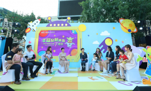 胡可任NYC早教體驗(yàn)團(tuán)首席代表，倡導(dǎo)給孩子豐富的體驗(yàn)