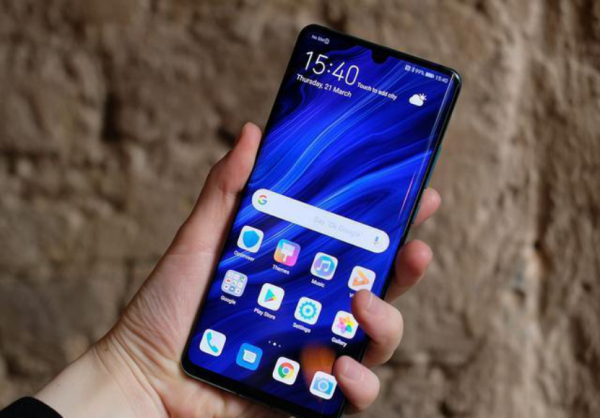 華為P30怎么樣好不好？定位相近，OPPO Reno棋高一著？