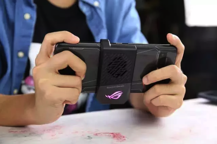 蘋(píng)果發(fā)布會(huì)結(jié)束，iPhone11、ROG2等游戲手機(jī)吃雞神器哪家強(qiáng)