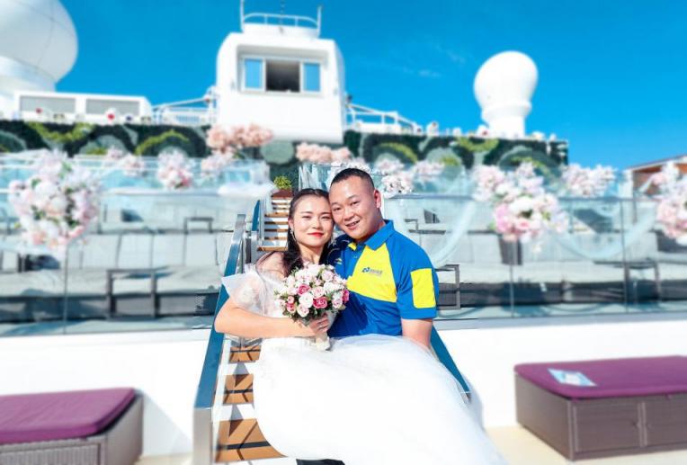 這個(gè)快遞員是如何一招升職加薪娶妻子的？