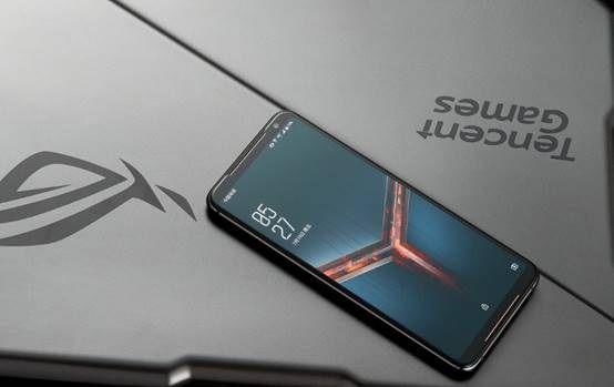 追求極致游戲體驗，ROG2吃雞神器彎道超車iPhone11