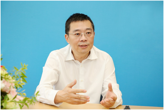 精銳教育成立國際學術顧問委員會，著名國際教育專家包凡一成首席專家