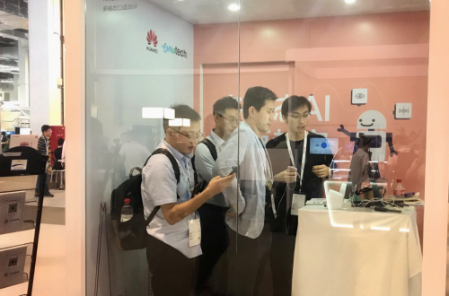 華為云聯(lián)合Emotech，發(fā)布全球首個多模態(tài)英語助教方案