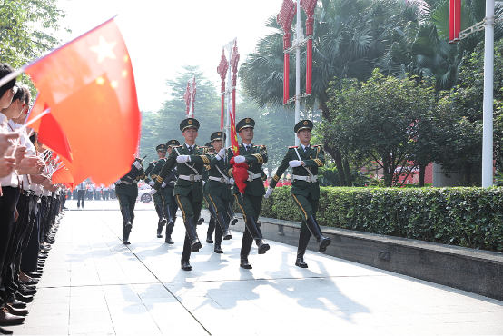廣東聯(lián)通萬人同升國旗同唱國歌共慶新中國成立70周年