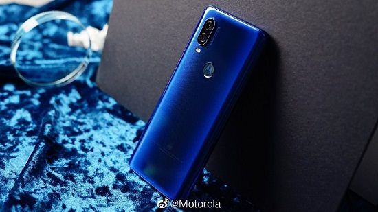 國慶值得買：Moto P50頂級(jí)隨身電影院 十一出行絕佳伴侶