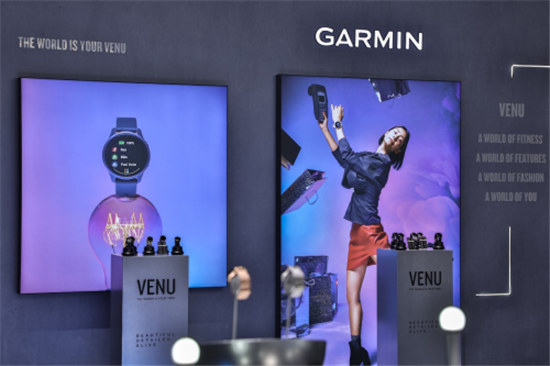獨一有二，迪麗熱巴優(yōu)雅出席2019GARMIN佳明北京智能腕表新品發(fā)布會