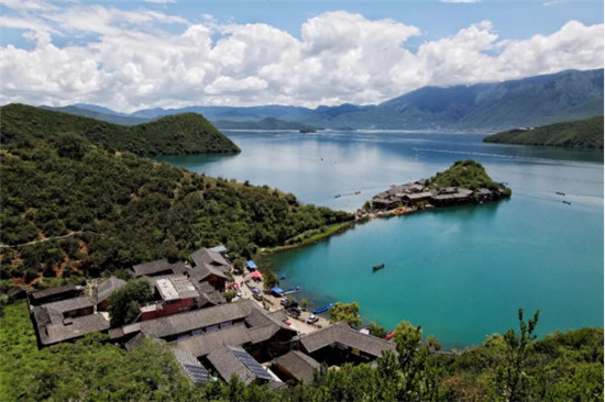發(fā)呆放空好去處：在靜謐唯美的瀘沽湖畔，擇一處美宿，坐看云卷云舒