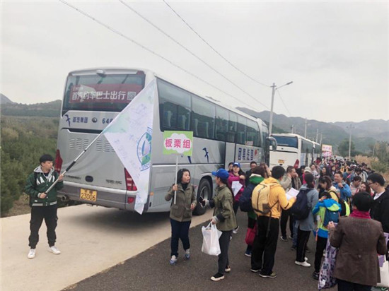 灌注一點(diǎn)愛，首汽約車巴士出行讓綠色永存