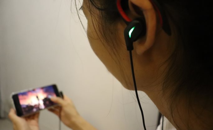 玩手游怎樣缺少一款專業(yè)的神器？倍思C18游戲耳機(jī)體驗