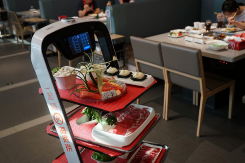 普渡科技亮相中國智慧餐飲創(chuàng)新峰會(huì)，技術(shù)驅(qū)動(dòng)餐飲回歸服務(wù)