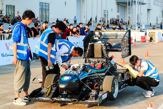 19支無人駕駛車隊(duì)成為“北斗智造者”，加入千尋位置高校支持計(jì)劃
