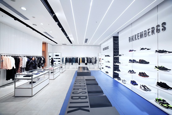 意大利高級運(yùn)動時(shí)尚品牌來襲，DIRK BIKKEMBERGS中國首家旗艦店燃爆重慶！