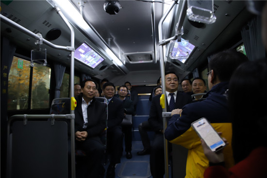 易成攜手大唐移動(dòng)助力5G智能網(wǎng)聯(lián)公交車亮相杭州蕭山