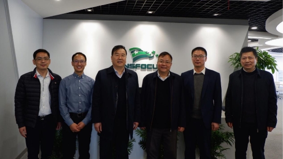 工信部信軟司王建偉副司長一行 蒞臨寧波綠盟智慧城市安全運營中心調(diào)研指導