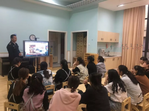 對于芭迪熊親幼館的教師，你知道多少？