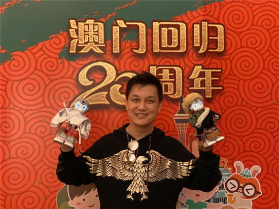 村長(zhǎng)李銳攜手悟空讓貧困孩子走出山區(qū)，共賀澳門回歸20周年