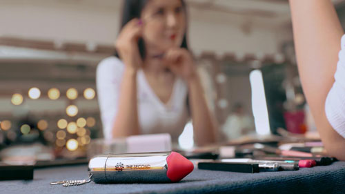 女人的第二支口紅-雷霆暴風(fēng)小銀棒，年末無法抵抗的潮流上新