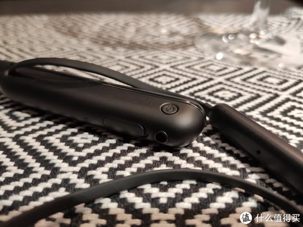 頸掛降噪，新歡還是舊愛？索尼WI-1000 XM2對決BOSE QC30