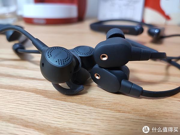 頸掛降噪，新歡還是舊愛？索尼WI-1000 XM2對決BOSE QC30