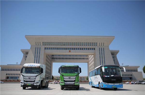 氫能汽車(chē)亮相伊寧，新疆迎來(lái)首批燃料電池汽車(chē)