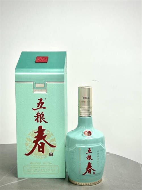五糧春名門獲贊“時間釀造的芬芳”，憑實力成酒桌“?？汀? title=