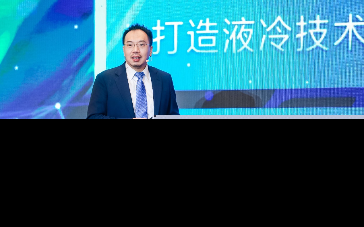 穿著西裝筆挺的男子與配字描述已自動生成