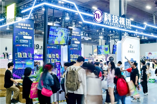 Lexar雷克沙攜手尼康參加COMICUP2024SP，引領(lǐng)高端存儲(chǔ)新潮流
