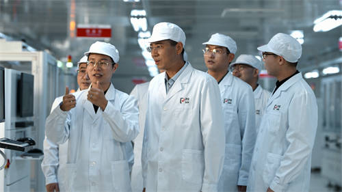TCL實(shí)業(yè)盤古實(shí)驗(yàn)室發(fā)布全域光暈控制等多項(xiàng)創(chuàng)新顯示技術(shù)