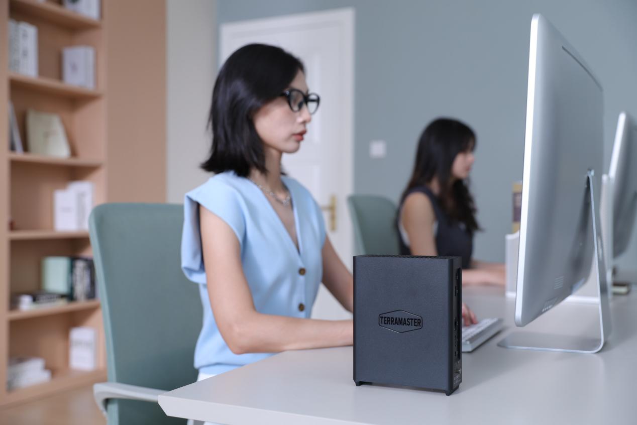 鐵威馬F8 SSD Plus：出差神器，NAS新品全面升級