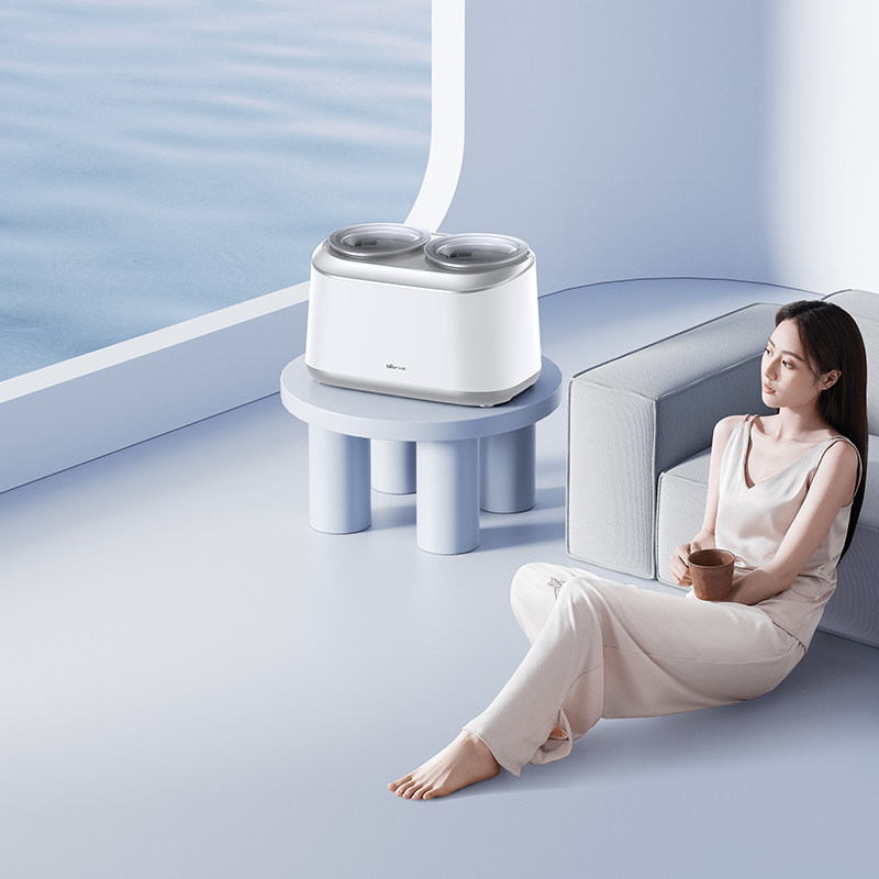 不手洗、不晾曬！小熊電器雙艙洗衣機：分區(qū)洗脫烘全搞定