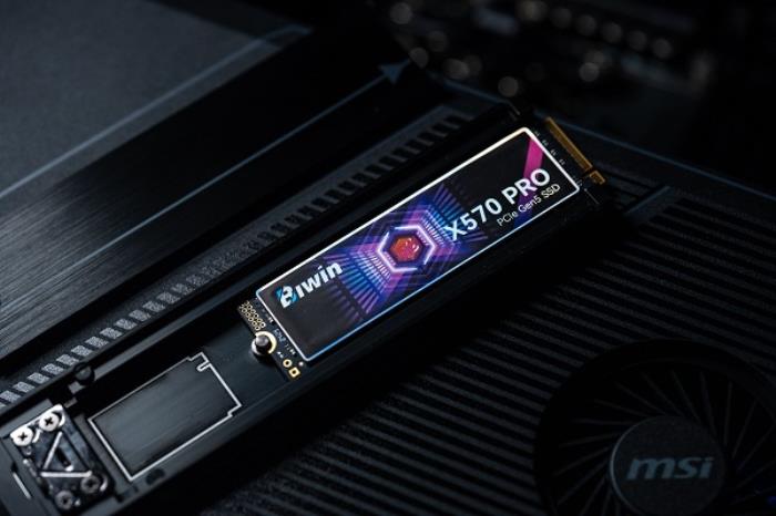 CES 2025丨佰維X570 PRO天啟PCIe5.0旗艦固態(tài)硬盤(pán)全球發(fā)布