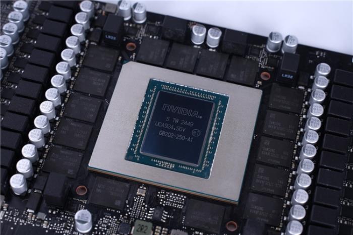 更快更強更AI，影馳GeForce RTX 5090 D 大將評測
