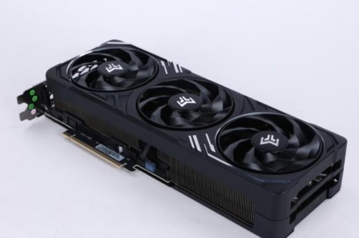 支持DLSS4，影馳 RTX 5080 金屬大師OC評測