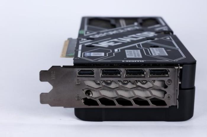 支持DLSS4，影馳 RTX 5080 金屬大師OC評測
