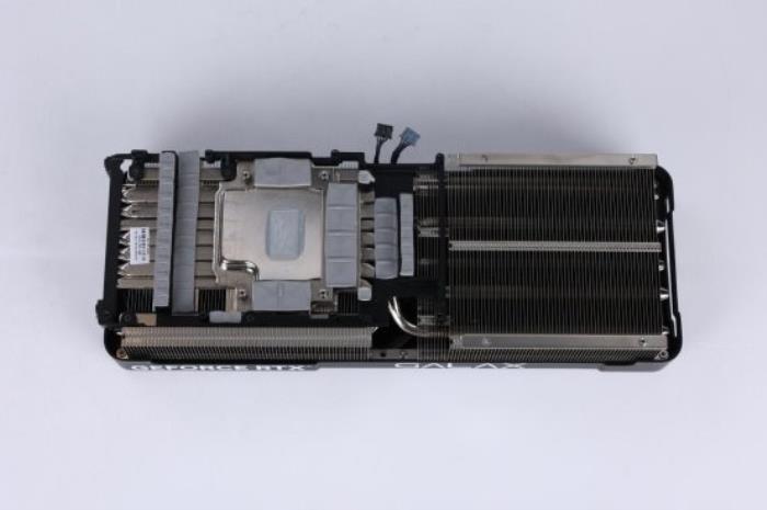 支持DLSS4，影馳 RTX 5080 金屬大師OC評測