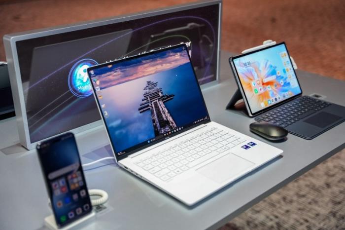 榮耀MagicBook Pro 14亮相MWC2025 3月4日國內首銷