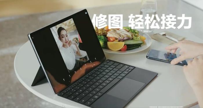 這很鴻蒙！隨時(shí)隨地切換設(shè)備，工作、學(xué)習(xí)、娛樂進(jìn)度不間斷