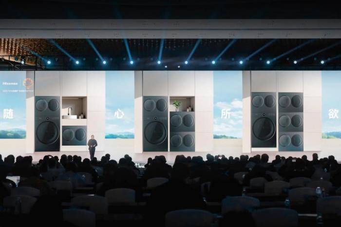海信AWE 2025放大招，全球首臺4合1熱泵洗烘一體機終結(jié)衣物混洗難題