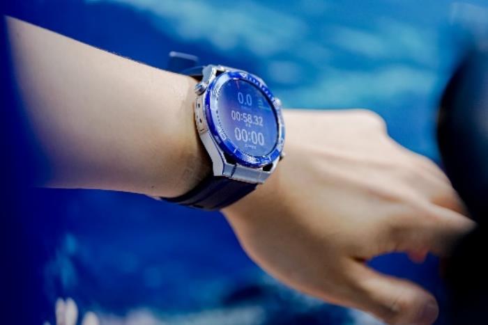 HUAWEI WATCH Ultimate非凡探索系列矚目亮相2025上海國際潛水展，科技賦能極境探索